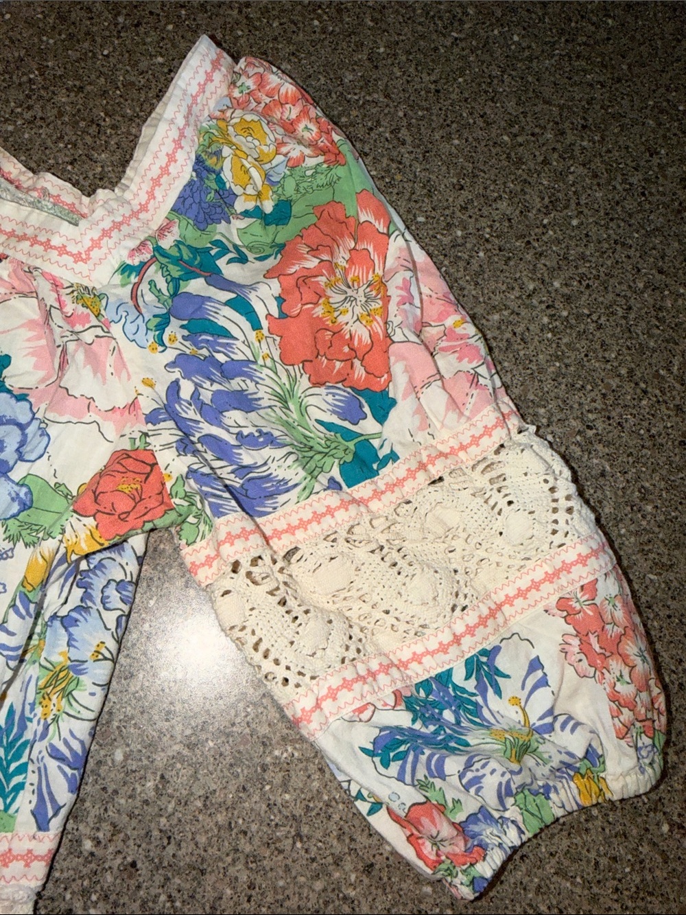 Christian Siriano Floral Crochet-Trim Peasant Top - Picture 3 of 3